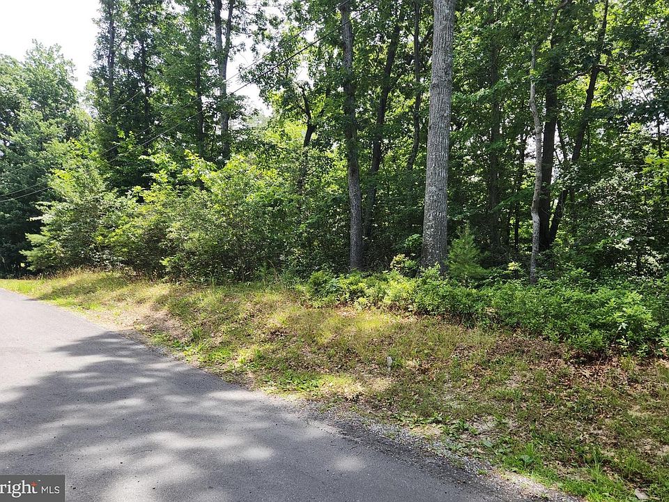 1st image of 409 Stallion Ln