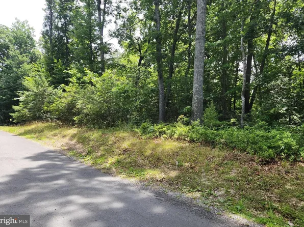 409 Stallion Ln, Lusby, MD 20657