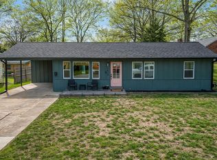 1419 S Singleton St, Mexico, MO 65265