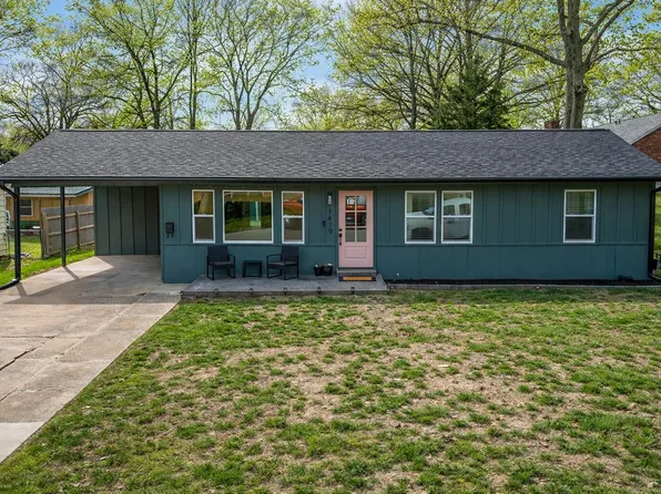 1419 S Singleton St, Mexico, MO 65265