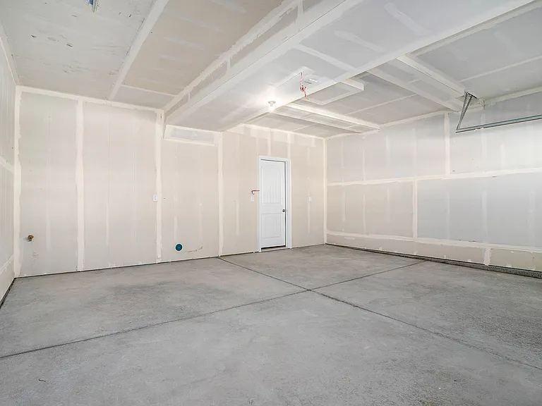 7680 Spruce Pine Grv — Photo 2