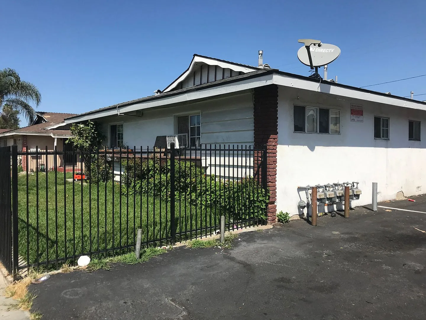305 W Guinida — Photo 3