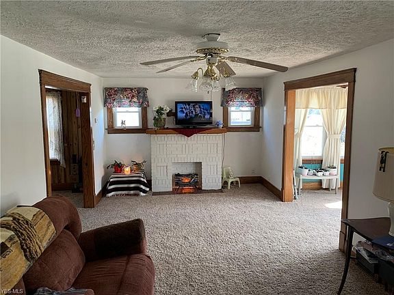 2nd image of 1158 W 10th St