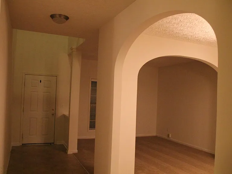 777 Rosslyns Dl — Photo 4