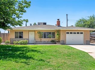 27285 Crest St, Highland, CA 92346