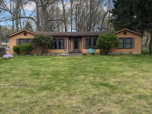 1985 N Pioneer Rd, La Porte, IN 46350