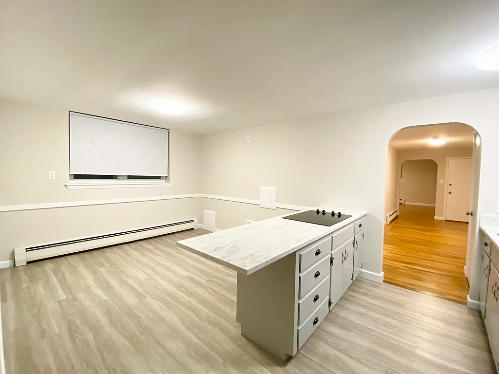 2 bed, 1.0 bath, 1000 sqft, $2,600 — Photo 3
