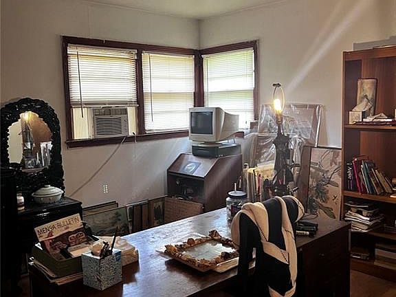 3rd image of 3079 Midway Rd