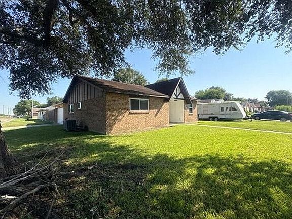 3rd image of 1203 Kathy St