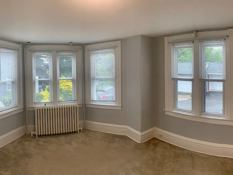 328 E King Street — Photo 17