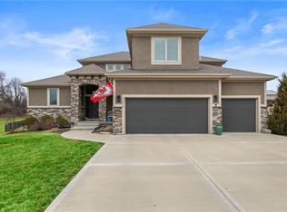 7814 NW Roberts Rd, Weatherby Lake, MO 64152