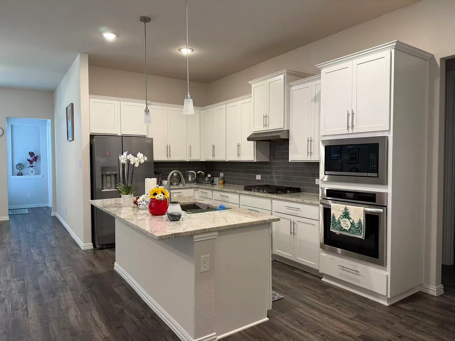5 bed, 2170 sqft, $3,200 — Photo 4