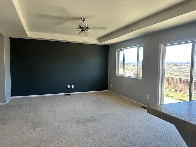 1004 L Way — Photo 2