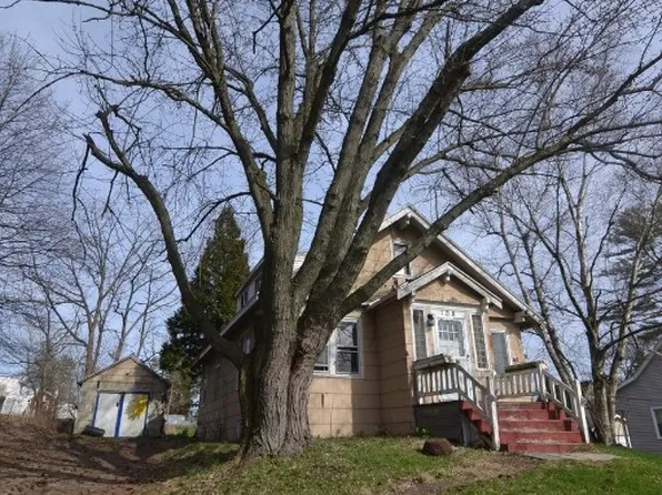 108 Hooper Rd, Endicott, NY 13760