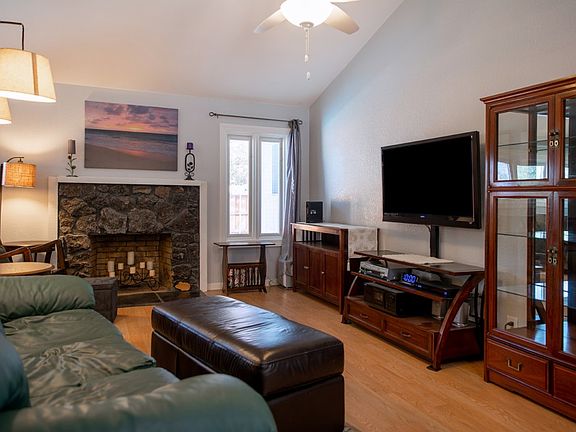 5th image of 406 Shannon Way