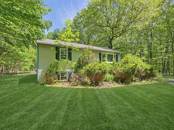 59 Borkum Rd, Spencer, MA 01562
