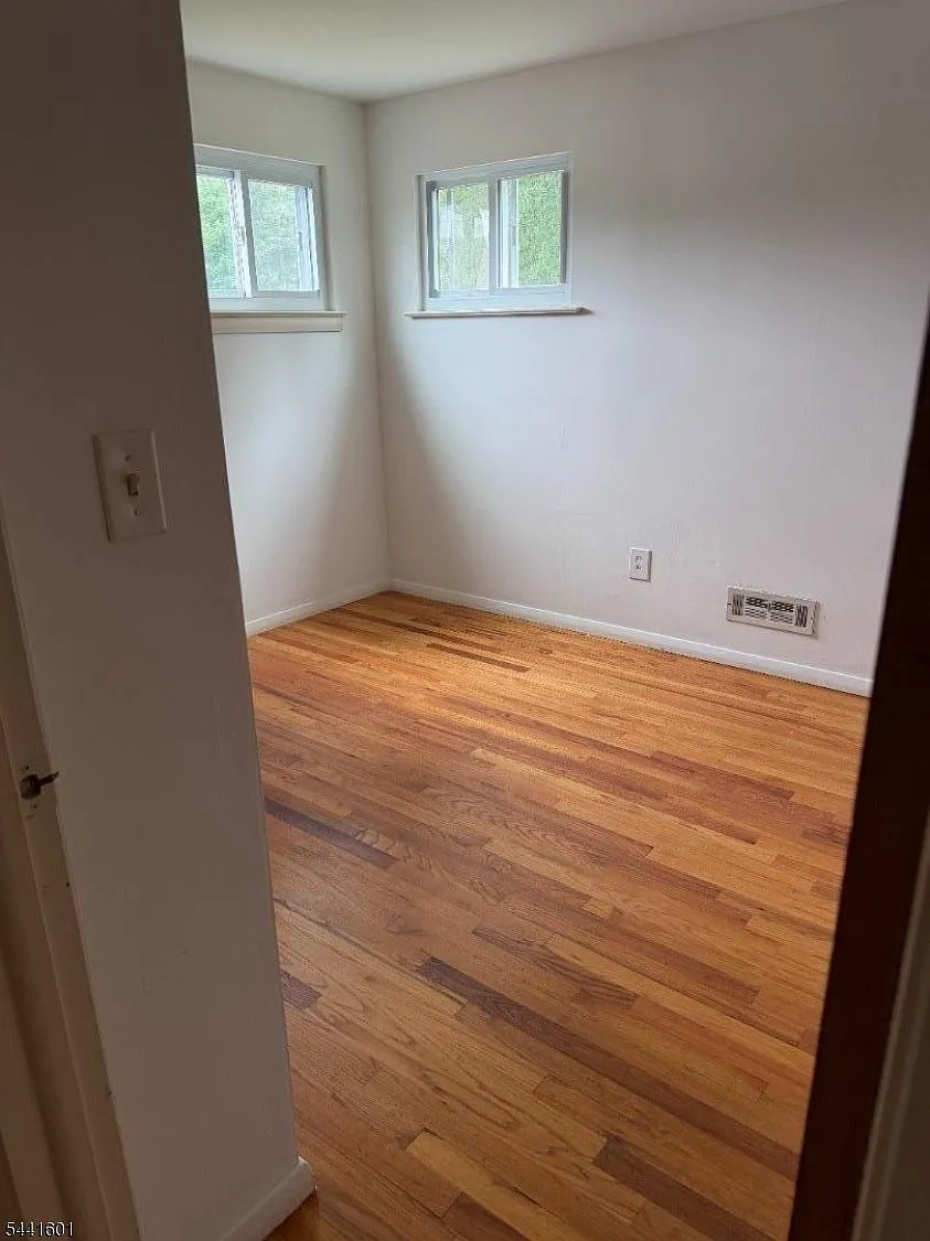 3 bed, 1.5 bath, $3,400 — Photo 3