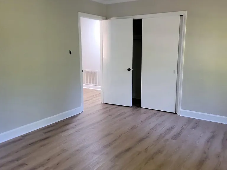 321 Glenhaven Dr — Photo 4