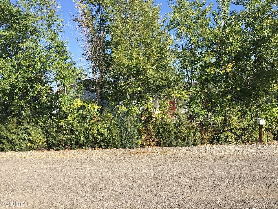 1st image of 913 Longhorn Ct