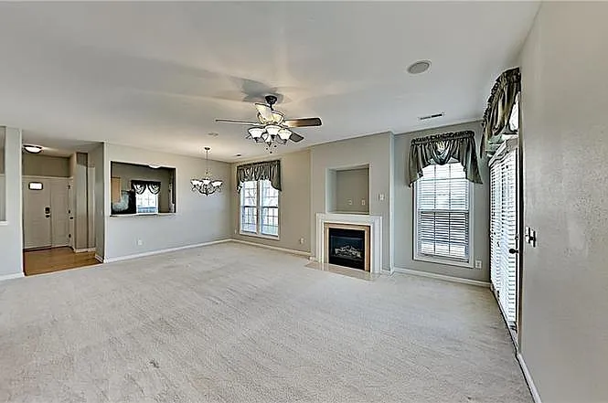 5990 Fox Point Cir — Photo 8