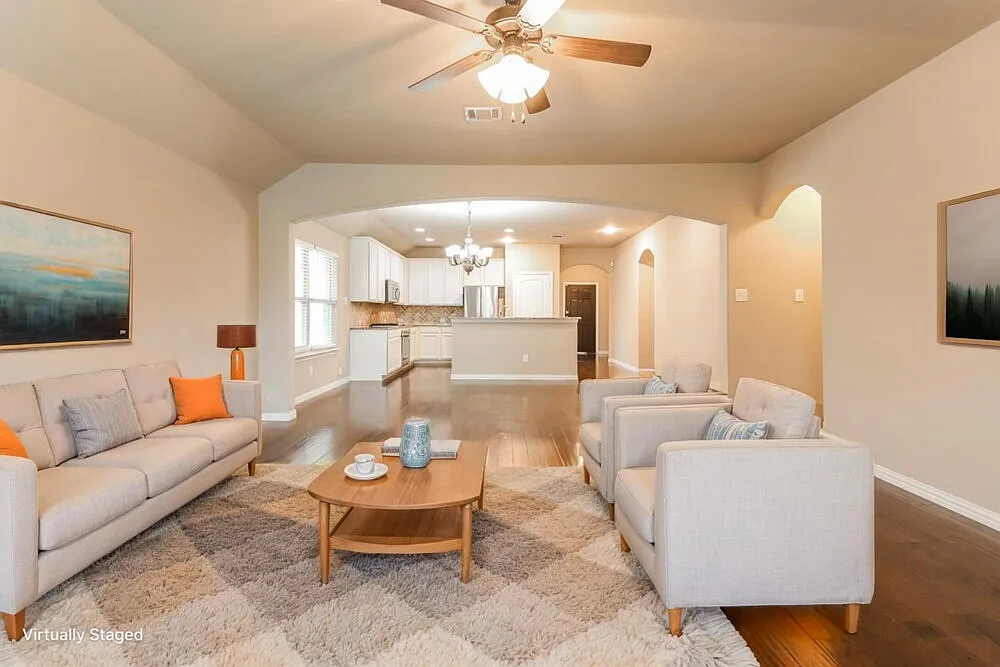 3 bed, 2.0 bath, 1878 sqft, $2,140 — Photo 4