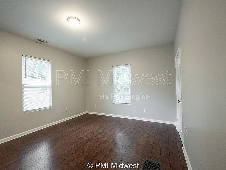1439 S East St — Photo 26
