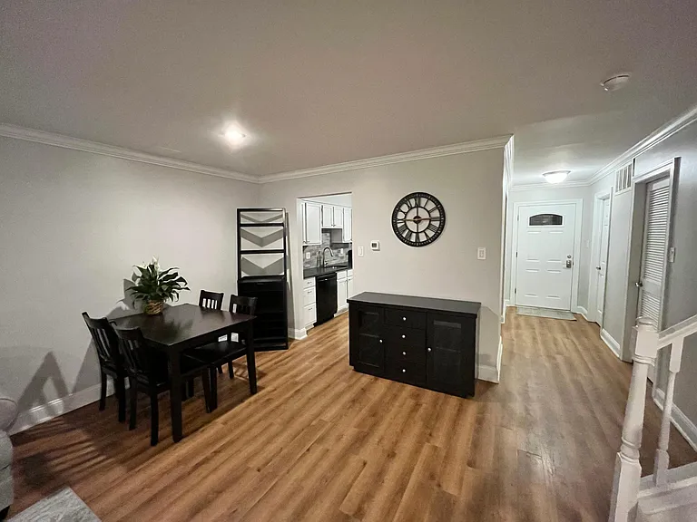 128 Crown Prince Dr — Photo 3