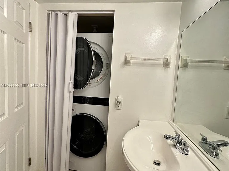 400 Commodore Dr #308 — Photo 10