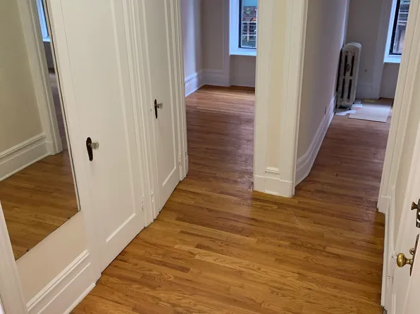 1432 Lexington Avenue image 1 of 13