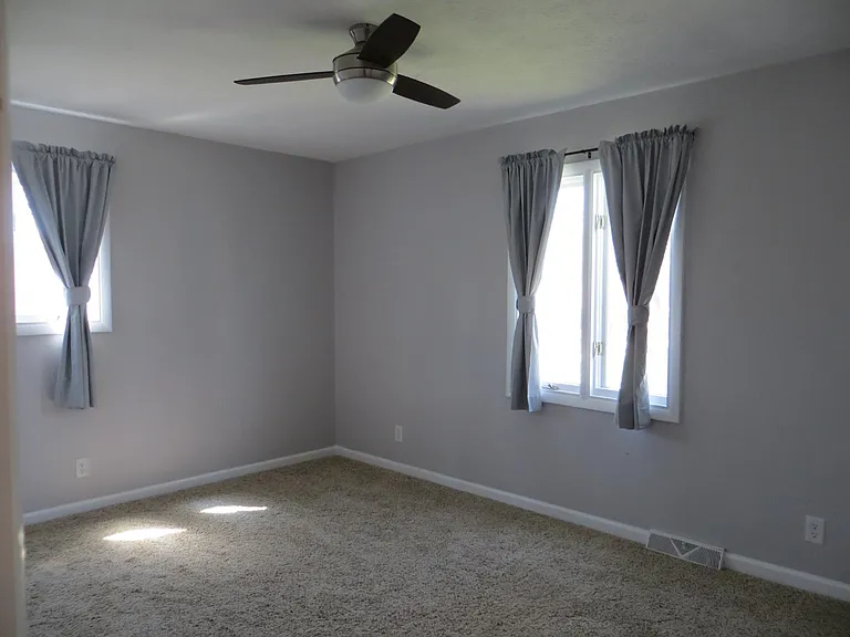 825 Ashland St — Photo 4