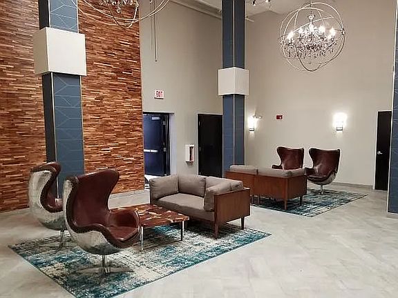 Lobby and tenant lounge