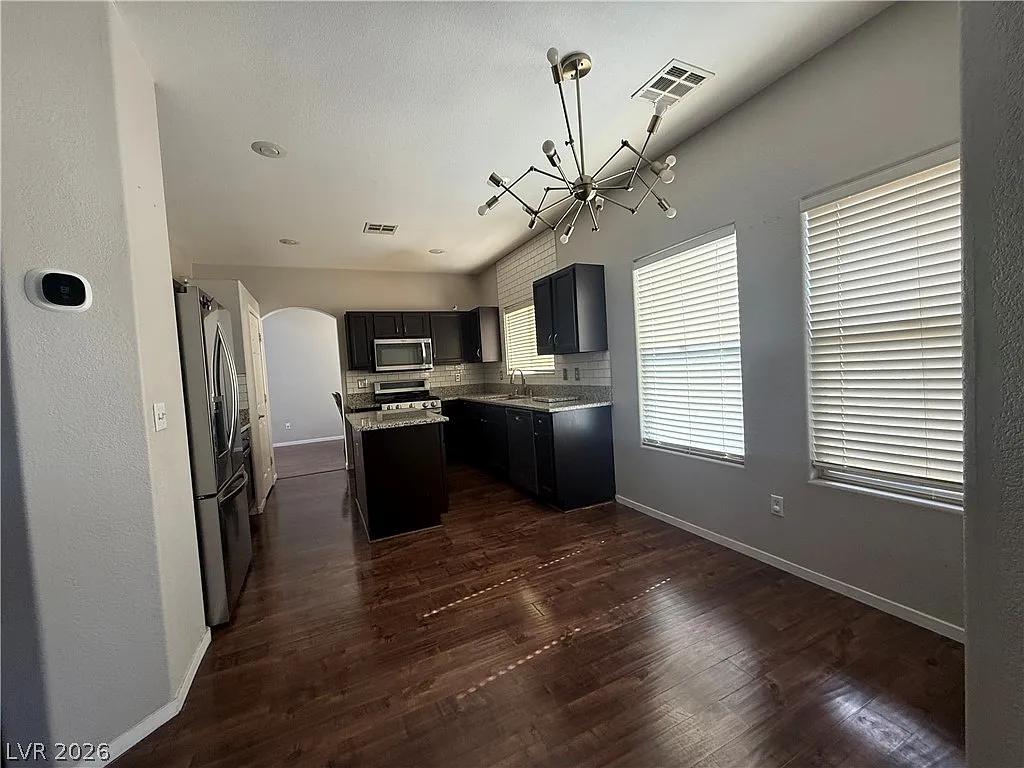 3 bed, 2.5 bath, 1879 sqft, $2,350 — Photo 3