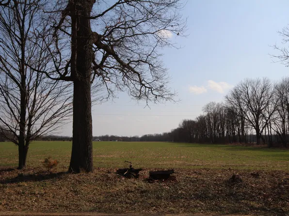 8016 E Xy Ave, Vicksburg, MI 49097