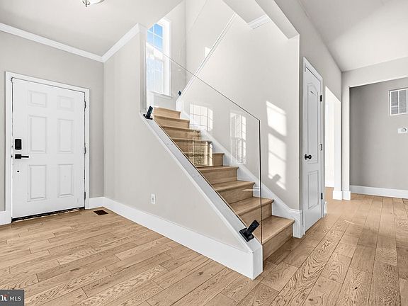 3rd image of 3377 Kilburn Ct