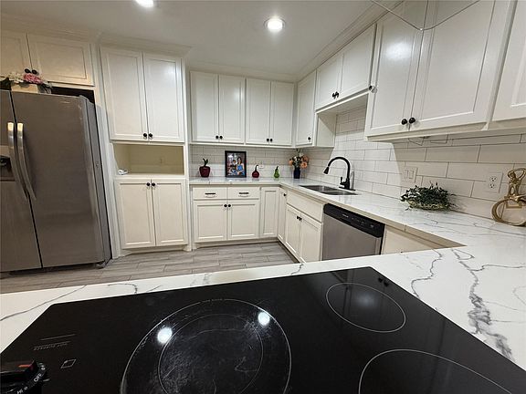 3rd image of 7703 Moonmist Dr APT B