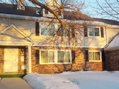 1106 Pilgrim Pkwy, Elm Grove, WI, 53122