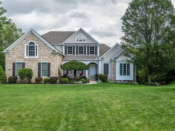 4337 Regal Dr, Akron, OH 44321