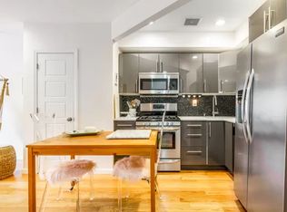 30-39 32nd St #2R, Astoria, NY 11102