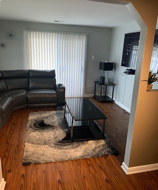 28690 Victor St #B, Roseville, MI 48066 | Zillow