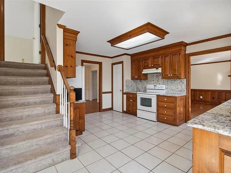 730 Beckley Ln — Photo 9