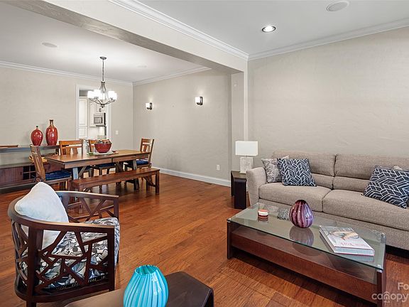 5th image of 110 Holly Haven Ct