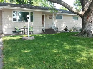 1733 Garland St, Grand Island, NE 68803
