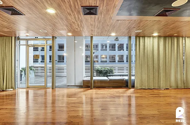 Rented by REZI | media 56