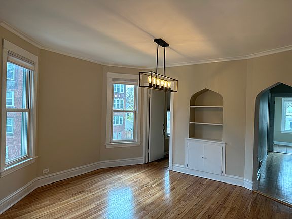 3rd image of 2101 W Summerdale Ave #2
