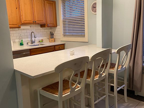 3rd image of 4 Edwards St APT 1E