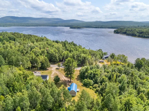 612 Main Road, Burlington, ME 04417