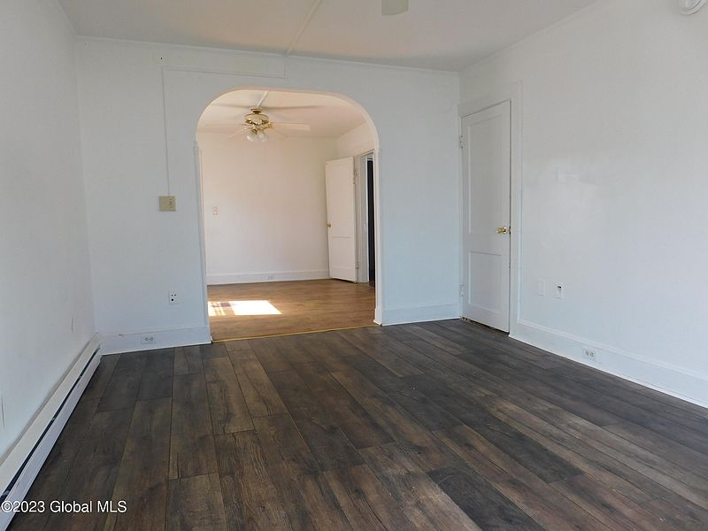 3rd image of 10- Parry Street