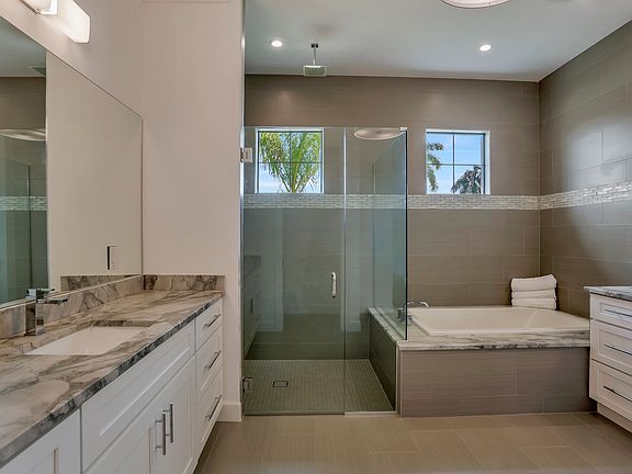 4th image of 920 Moon Ct