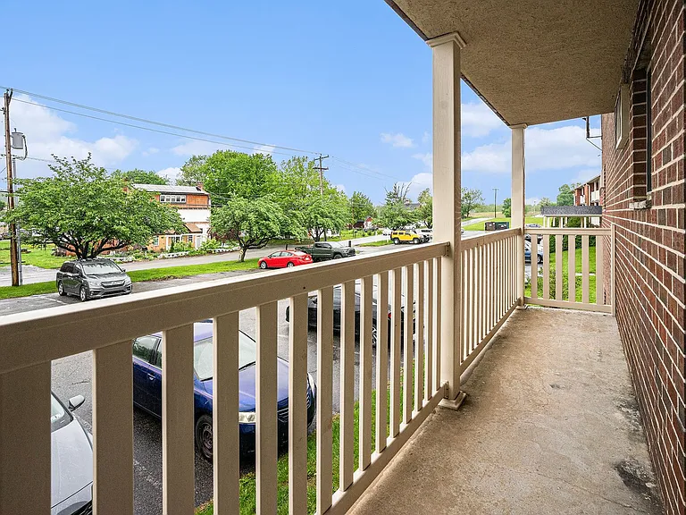 700 Swinehart Rd — Photo 25