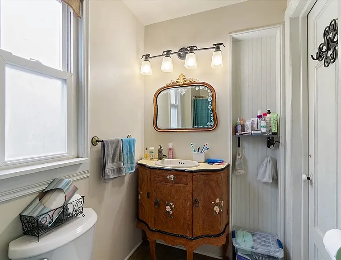 2 bed, 1106 sqft, $1,800 — Photo 2